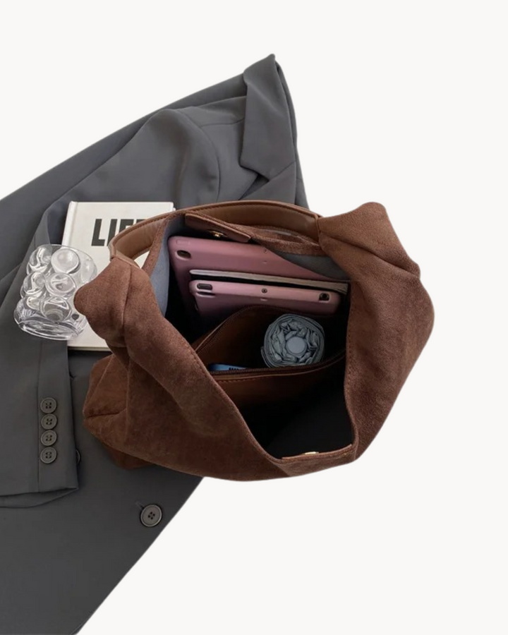 Carter - Timeless and elegant ladies' handbag